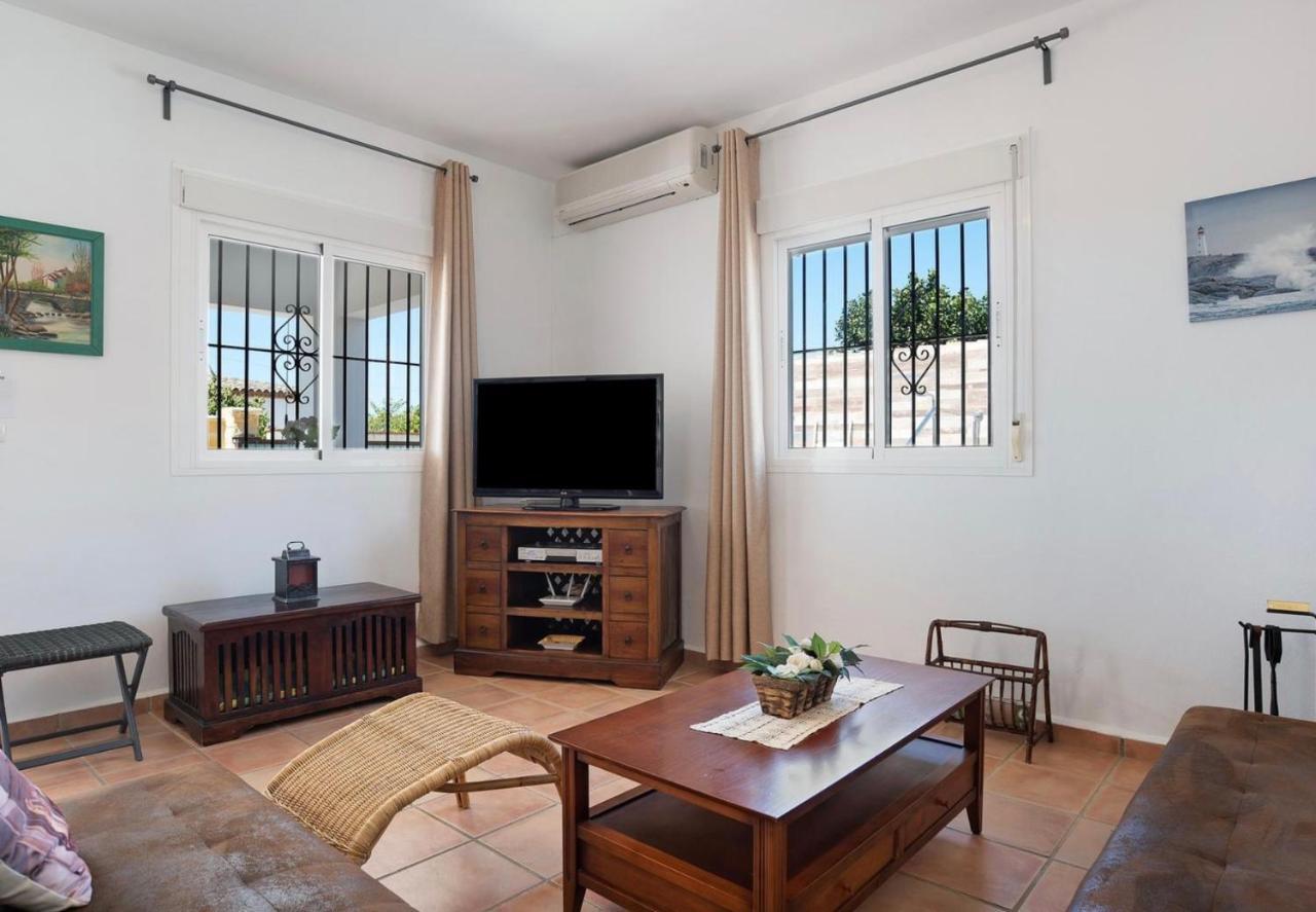 Villa Ebano โกนิล เด ลาฟรอนเตรา ภายนอก รูปภาพ